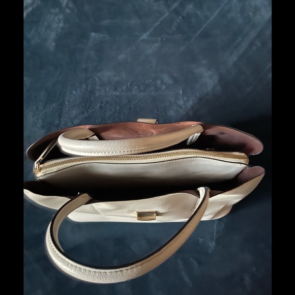 H&M tote in cream with gold clasp! - Picture 2 of 4